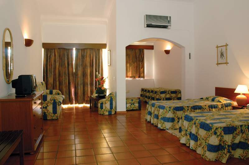 Hotel Pinhal Do Sol Quarteira Eksteriør billede